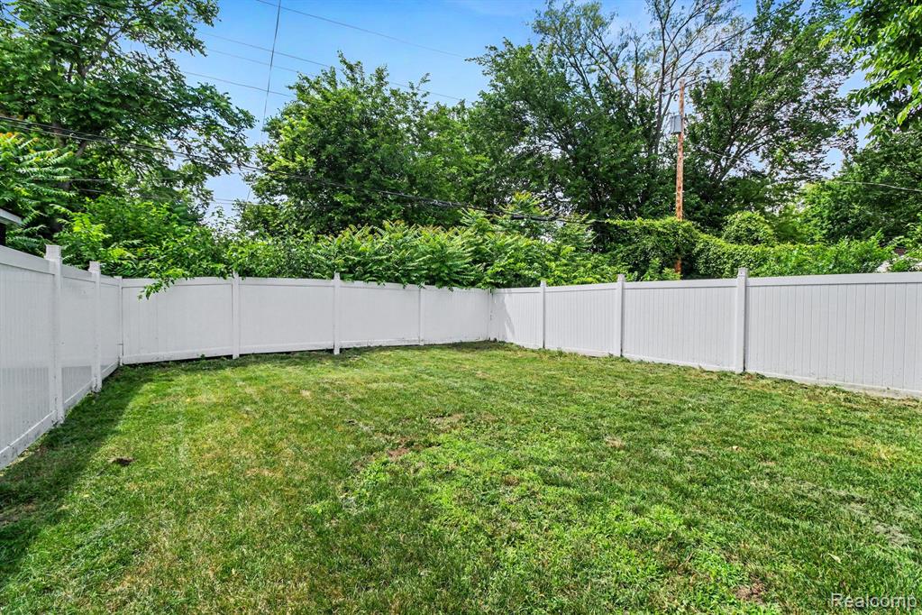 17333 Mansfield Street Property Photo 36