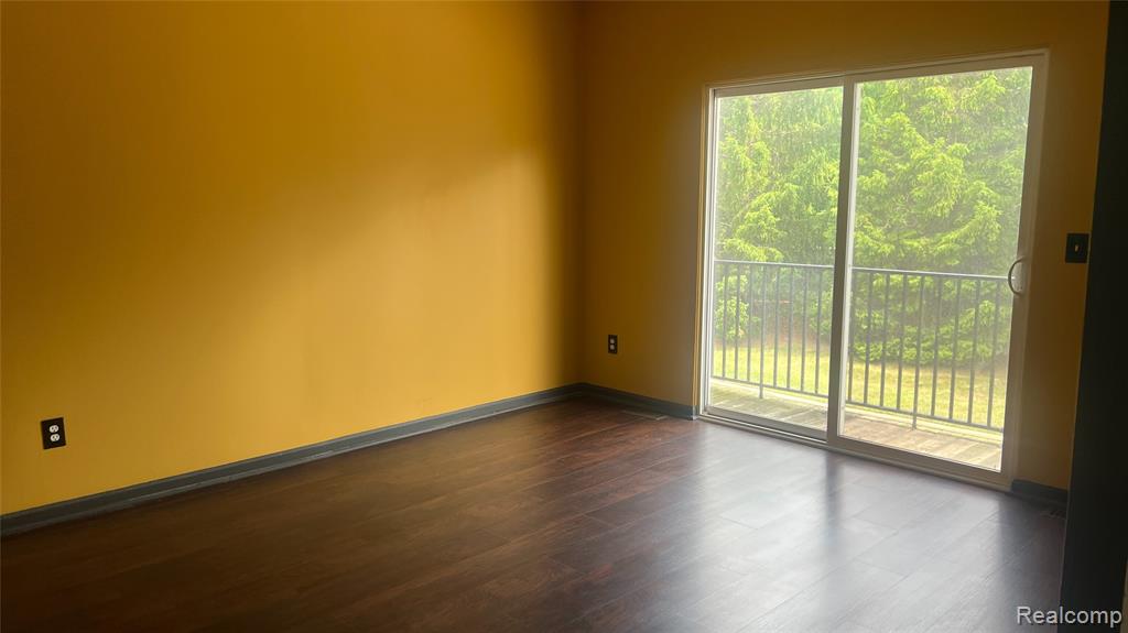 14303 Vauxhall Drive Property Photo 9