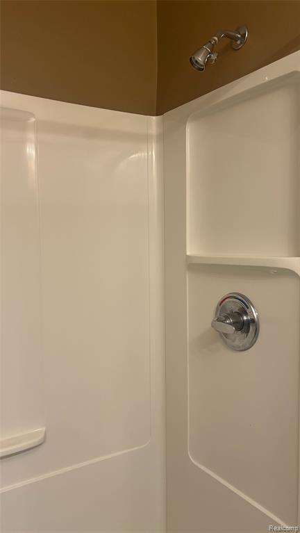 14303 Vauxhall Drive Property Photo 14