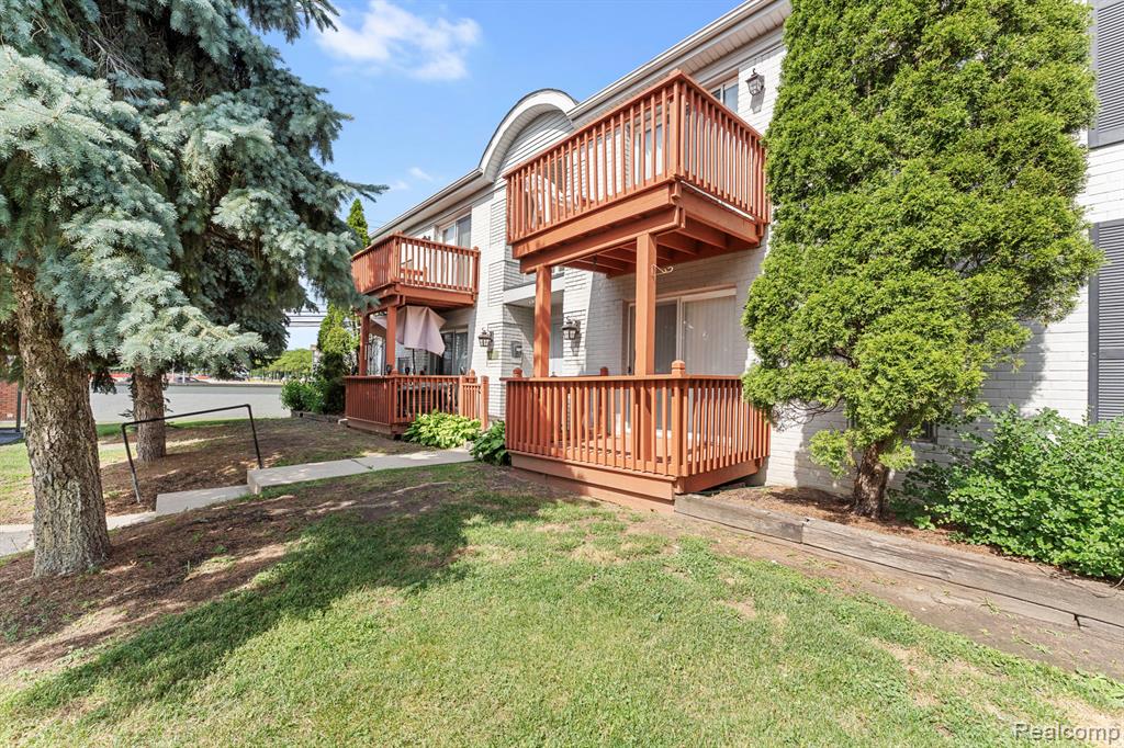 1714 Fort Street Property Photo 1