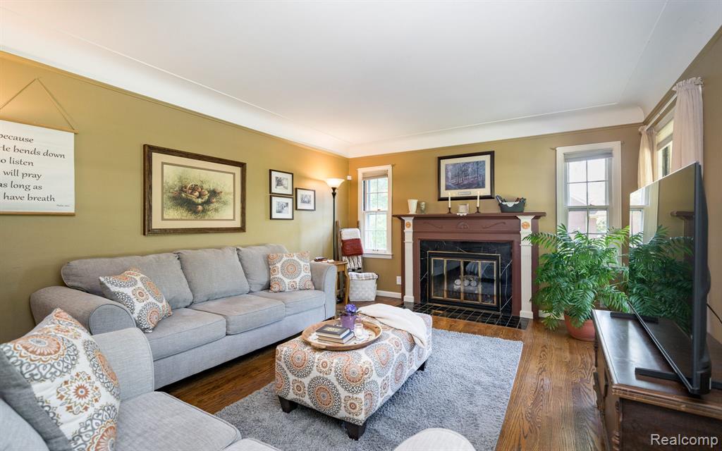 28090 Sunset Boulevard Property Photo 8
