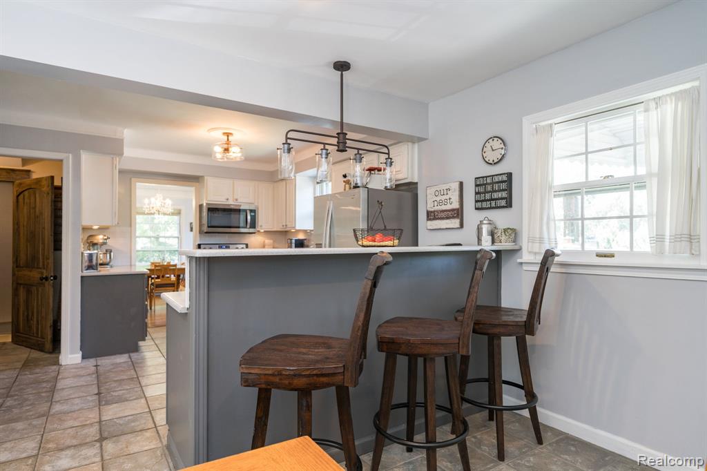 28090 Sunset Boulevard Property Photo 14