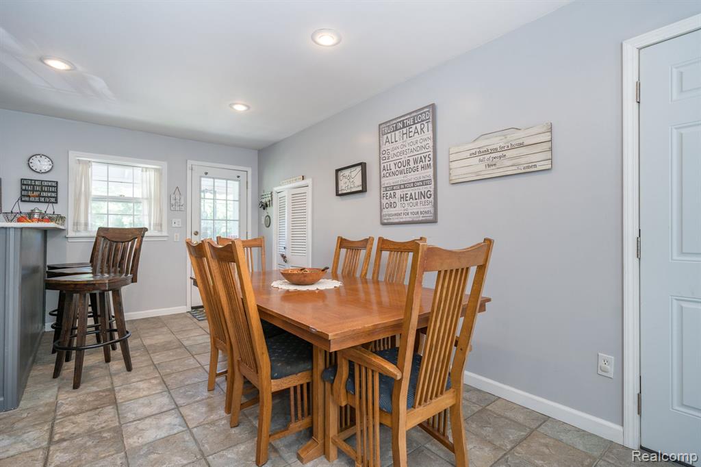 28090 Sunset Boulevard Property Photo 16