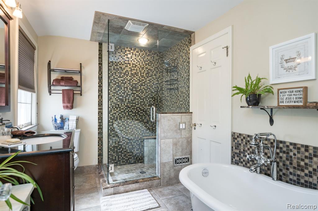 28090 Sunset Boulevard Property Photo 23