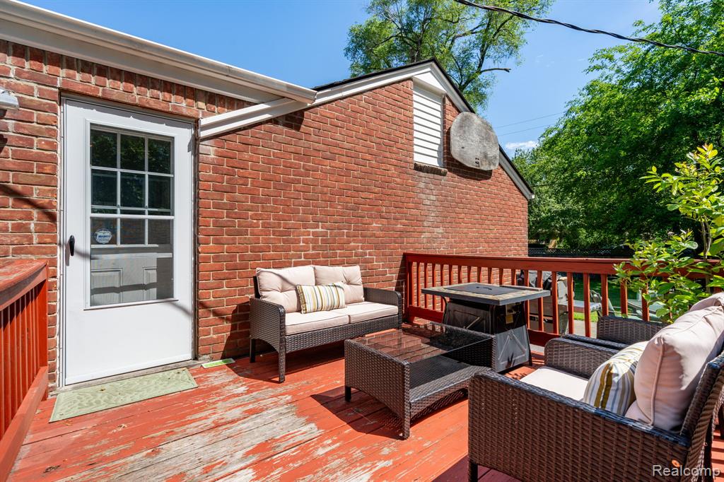 28090 Sunset Boulevard Property Photo 31