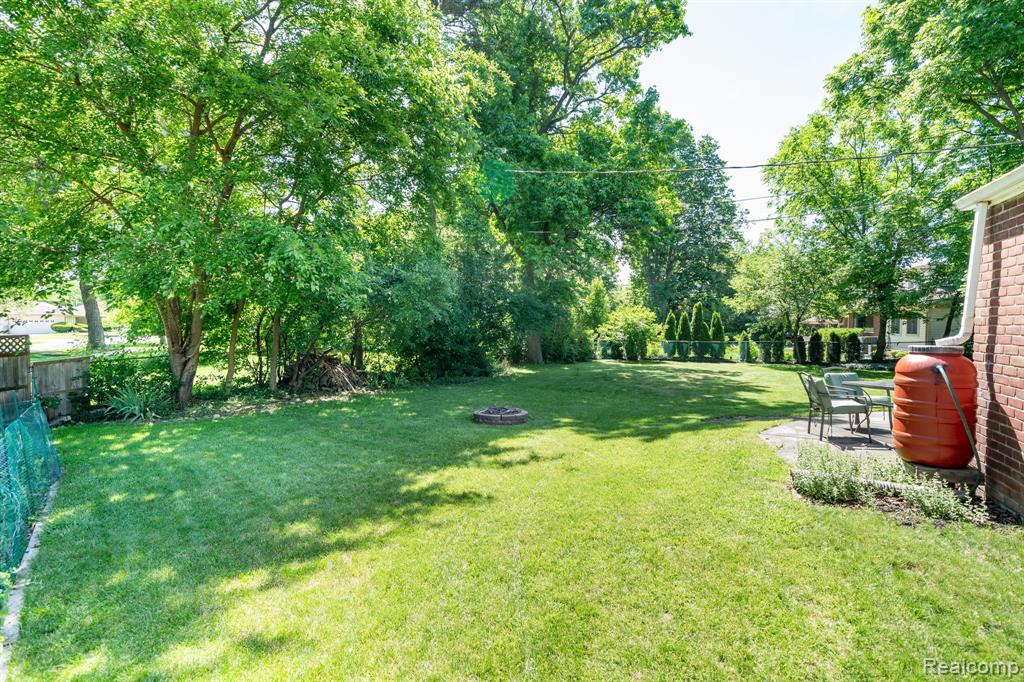 28090 Sunset Boulevard Property Photo 34