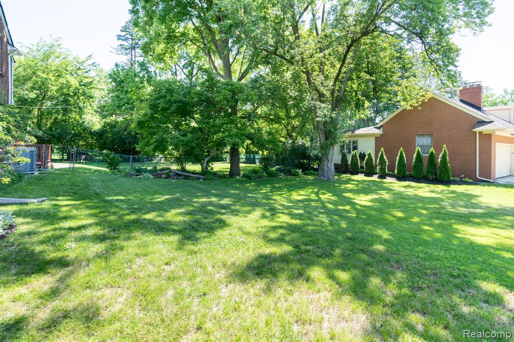 28090 Sunset Boulevard Property Photo 42