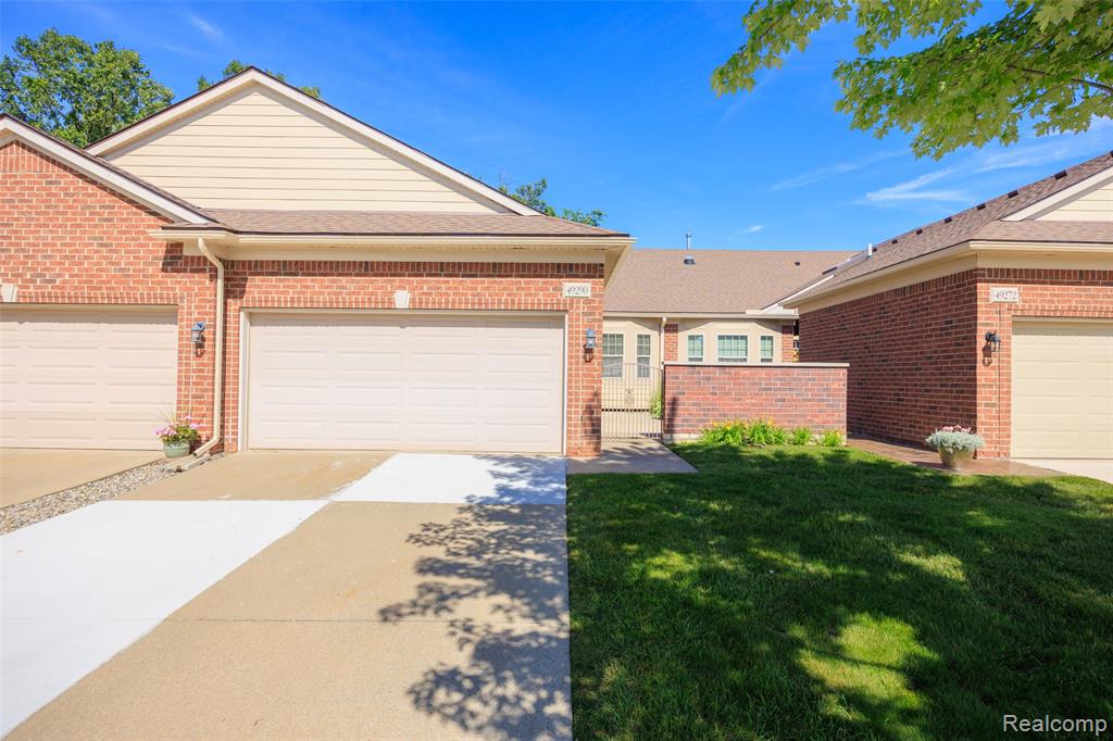 49290 Wayburn Drive Property Photo 2