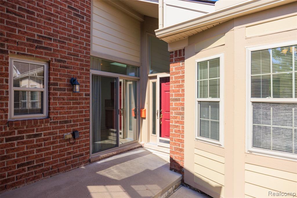 49290 Wayburn Drive Property Photo 3