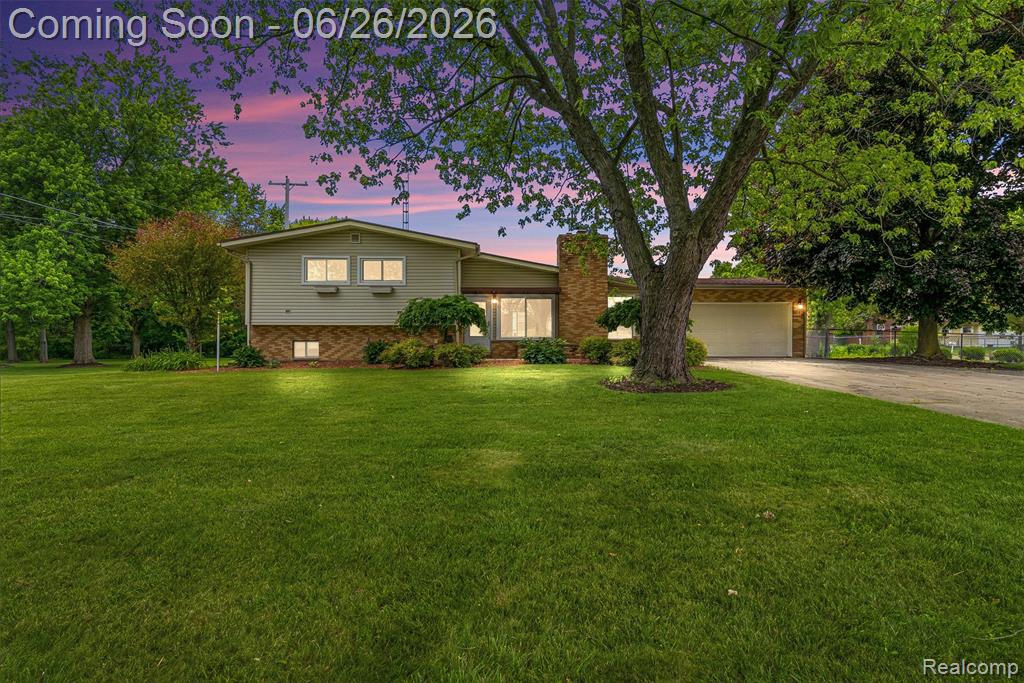 5120 Hillcrest Circle