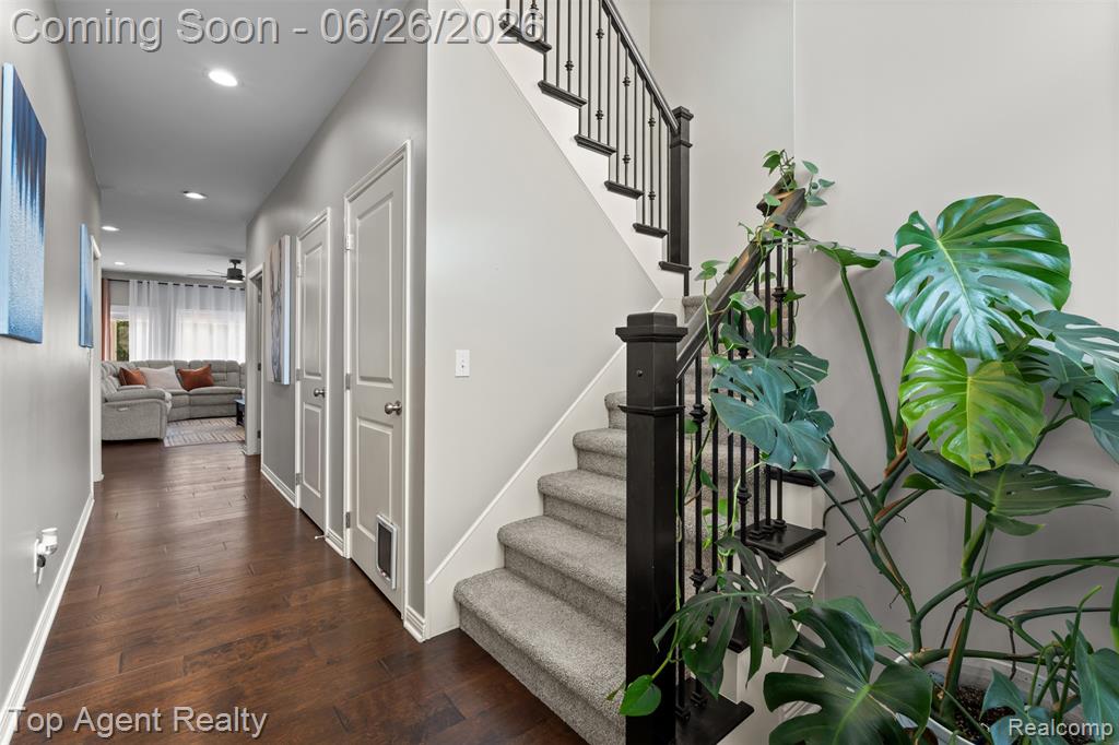 13826 Grandeur Avenue Property Photo 5