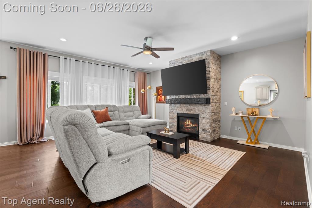 13826 Grandeur Avenue Property Photo 6
