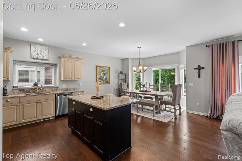 13826 Grandeur Avenue Property Photo 17