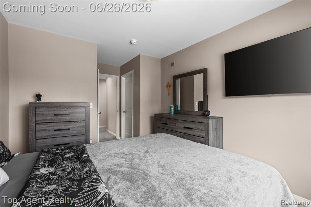 13826 Grandeur Avenue Property Photo 31