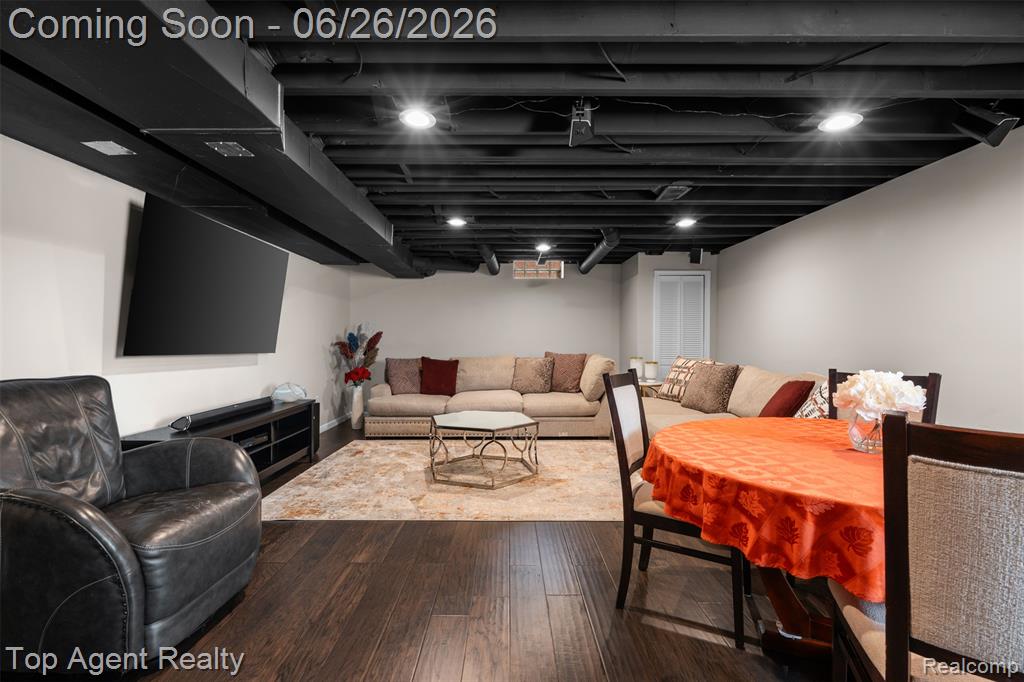 13826 Grandeur Avenue Property Photo 44
