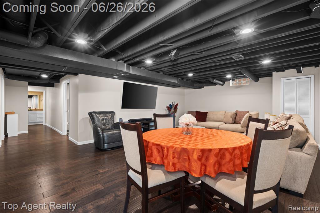 13826 Grandeur Avenue Property Photo 45