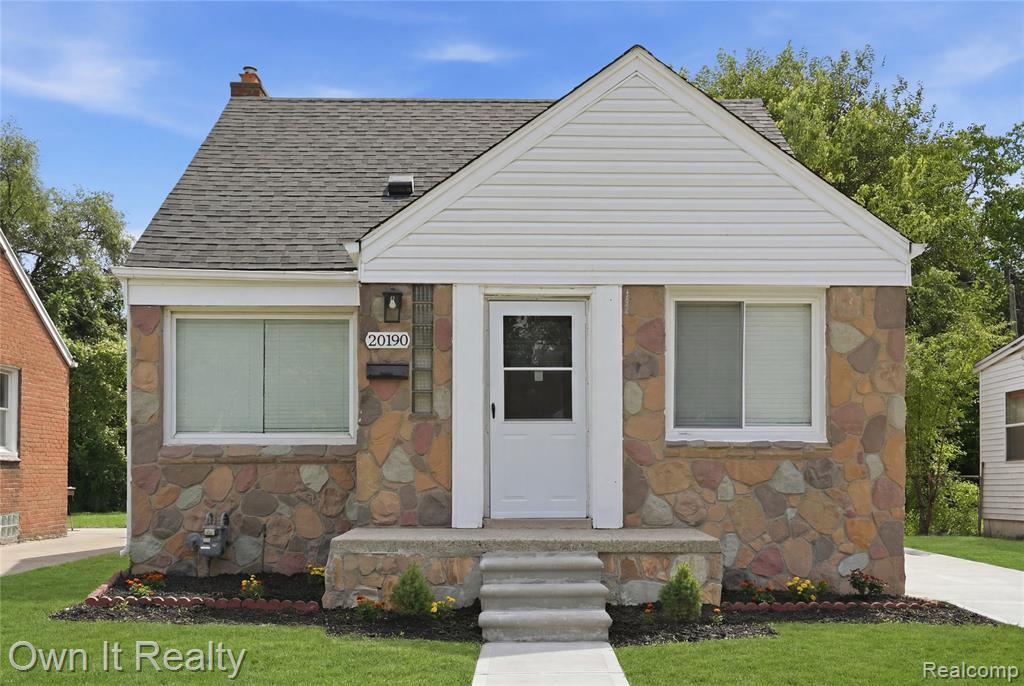 20190 Stansbury Street Property Photo 1