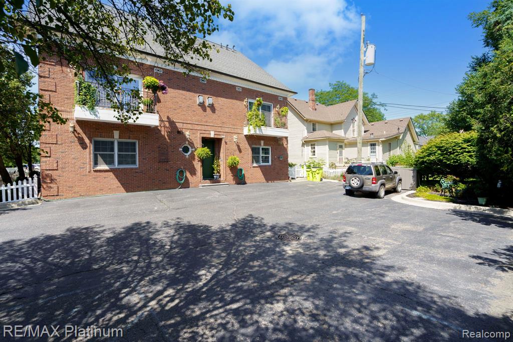 206 E Liberty Street Property Photo 10