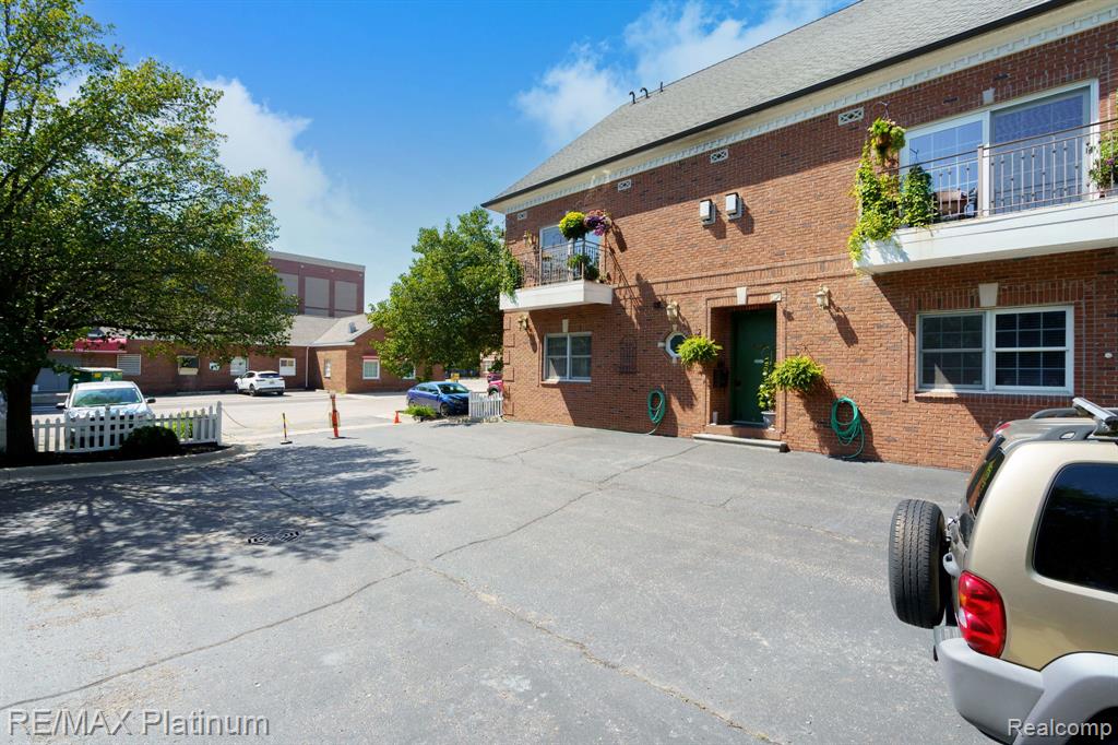 206 E Liberty Street Property Photo 11