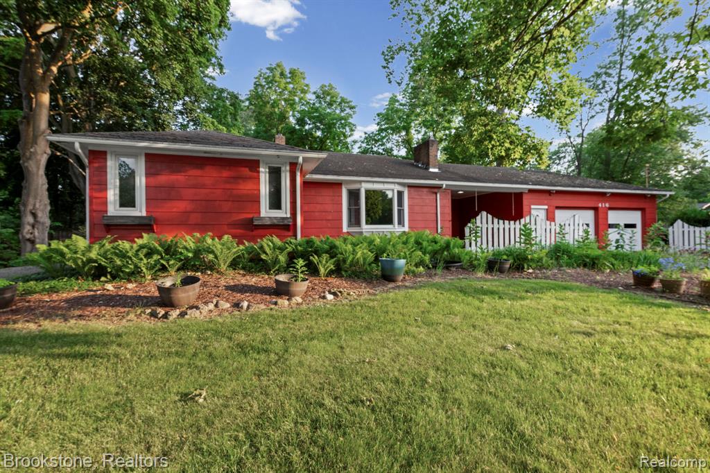416 E Maple Street Property Photo 1
