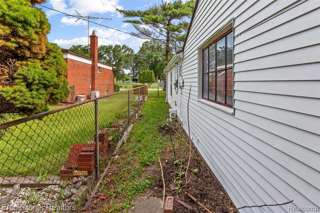 25141 Burt Property Photo 27