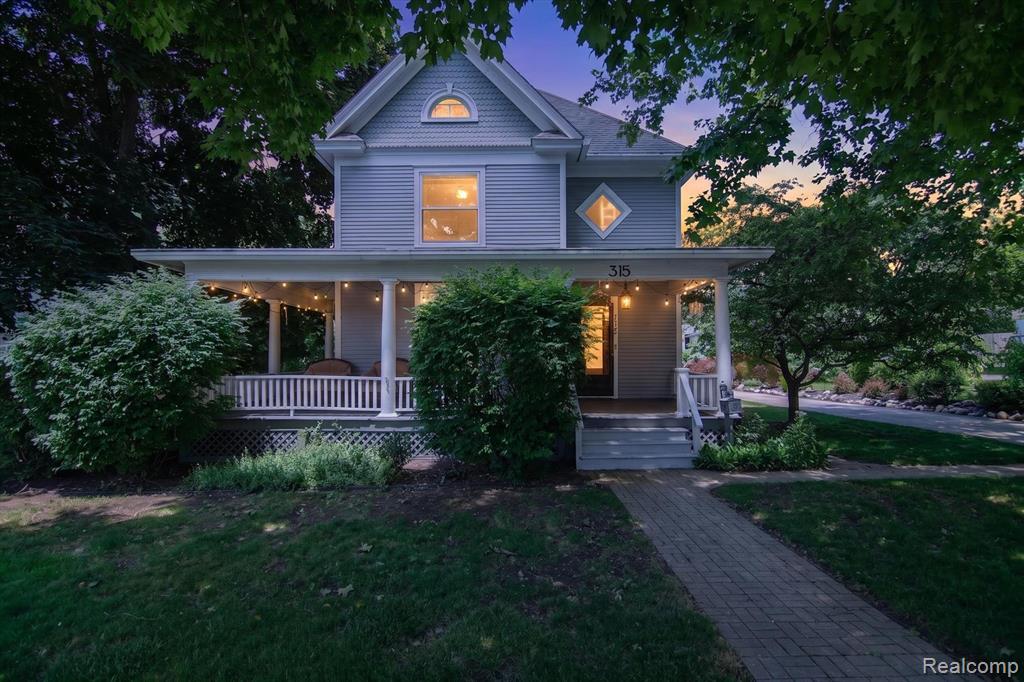 315 E Michigan Avenue Property Photo 1