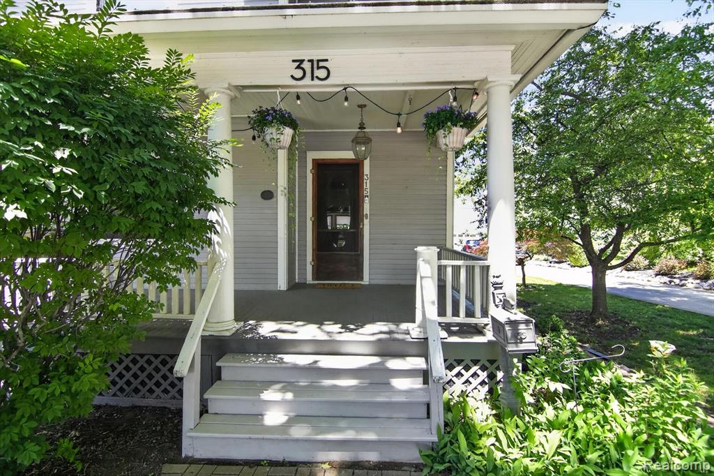 315 E Michigan Avenue Property Photo 6