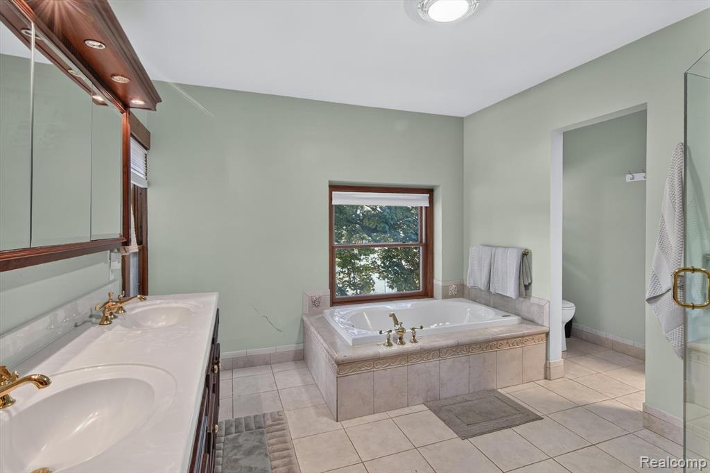 315 E Michigan Avenue Property Photo 30