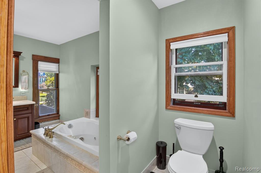 315 E Michigan Avenue Property Photo 35
