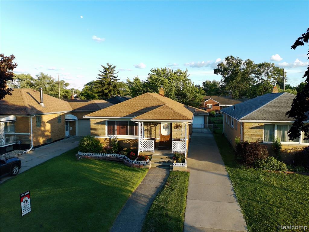 8152 Potomac Property Photo 4