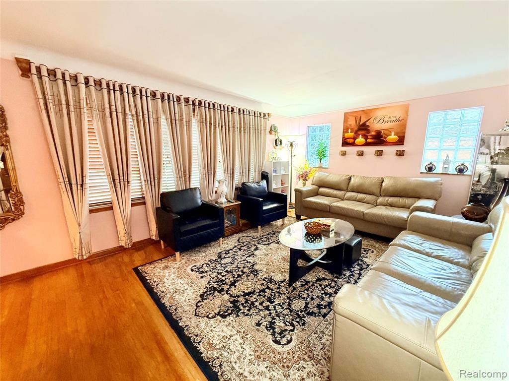 8152 Potomac Property Photo 6