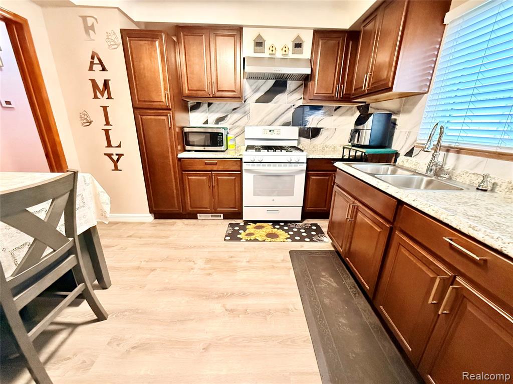 8152 Potomac Property Photo 23