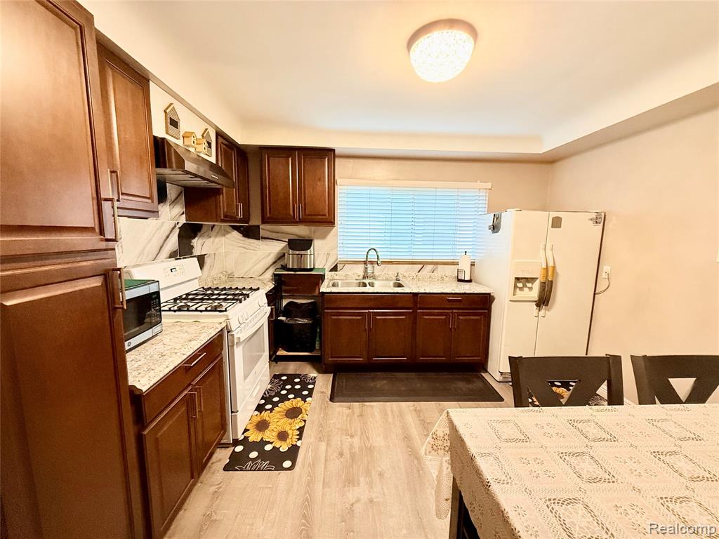8152 Potomac Property Photo 24