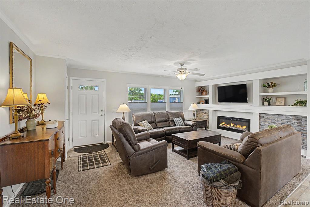 6435 Prince Blvd Property Photo 5