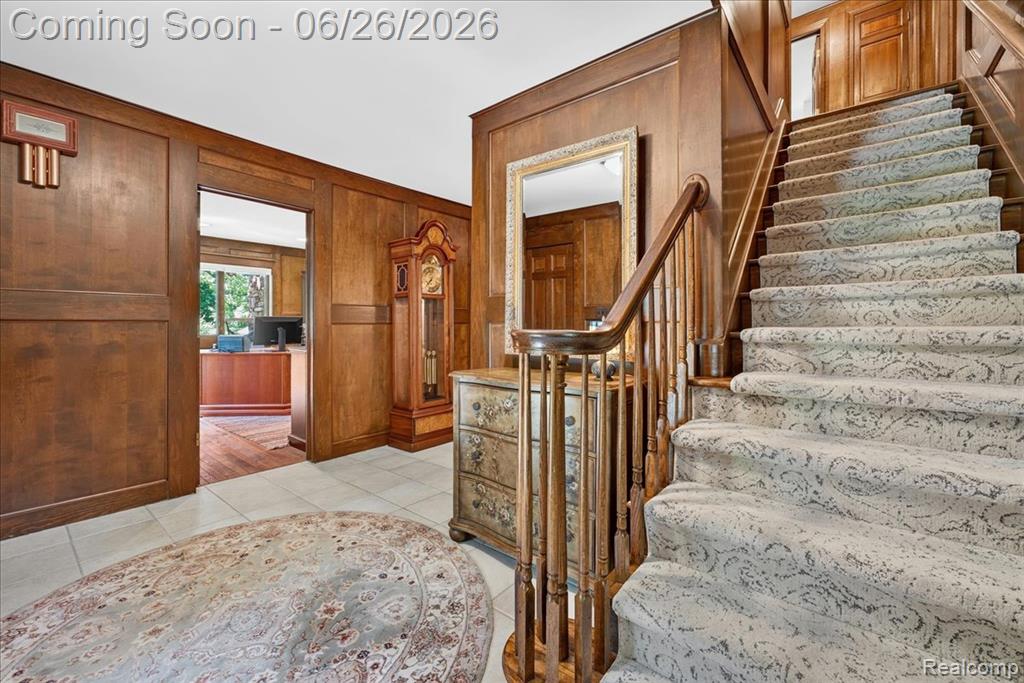 29498 E River Road Property Photo 5