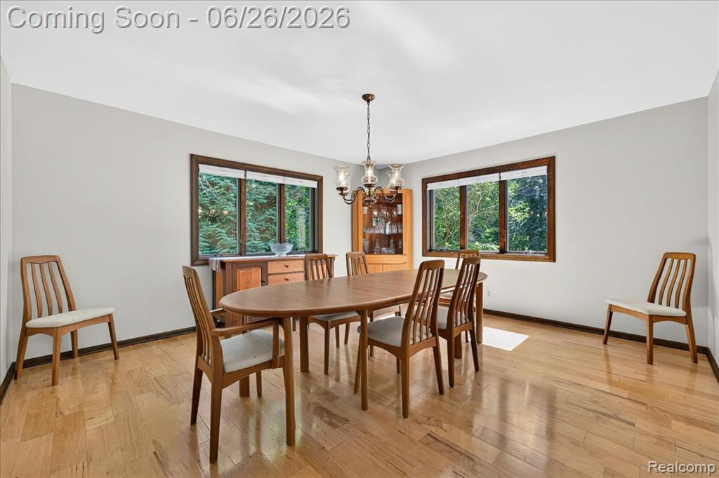 29498 E River Road Property Photo 9