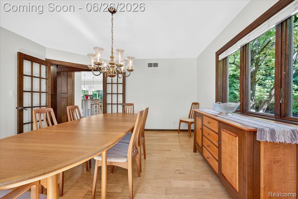 29498 E River Road Property Photo 10