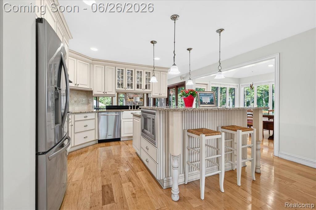 29498 E River Road Property Photo 12