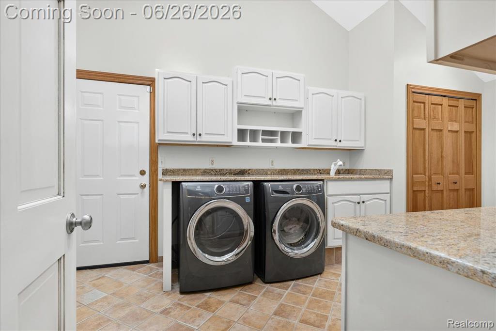 29498 E River Road Property Photo 15