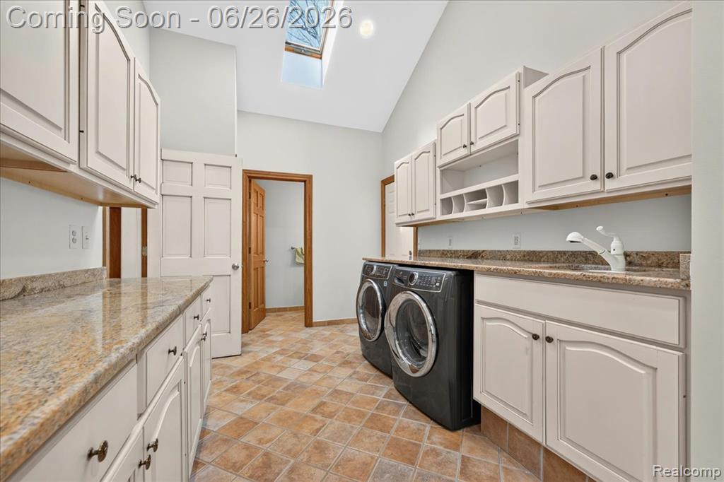 29498 E River Road Property Photo 17