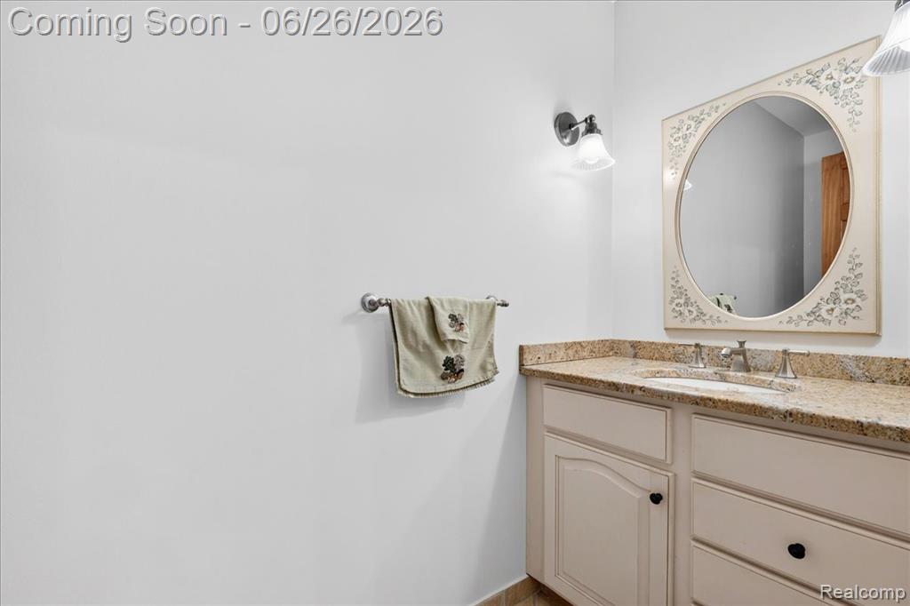 29498 E River Road Property Photo 18