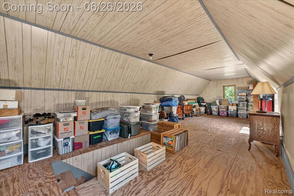 29498 E River Road Property Photo 44