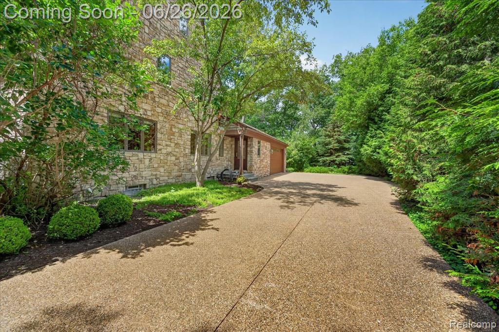 29498 E River Road Property Photo 52