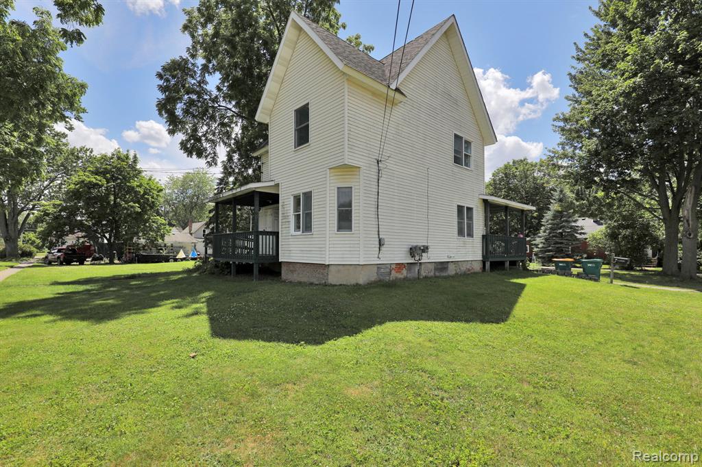 105 N Scougle Street Property Photo 1