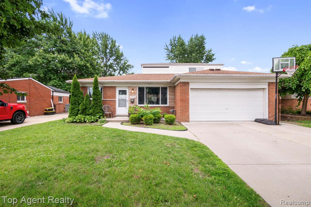 13712 La Chene Avenue Property Photo 1