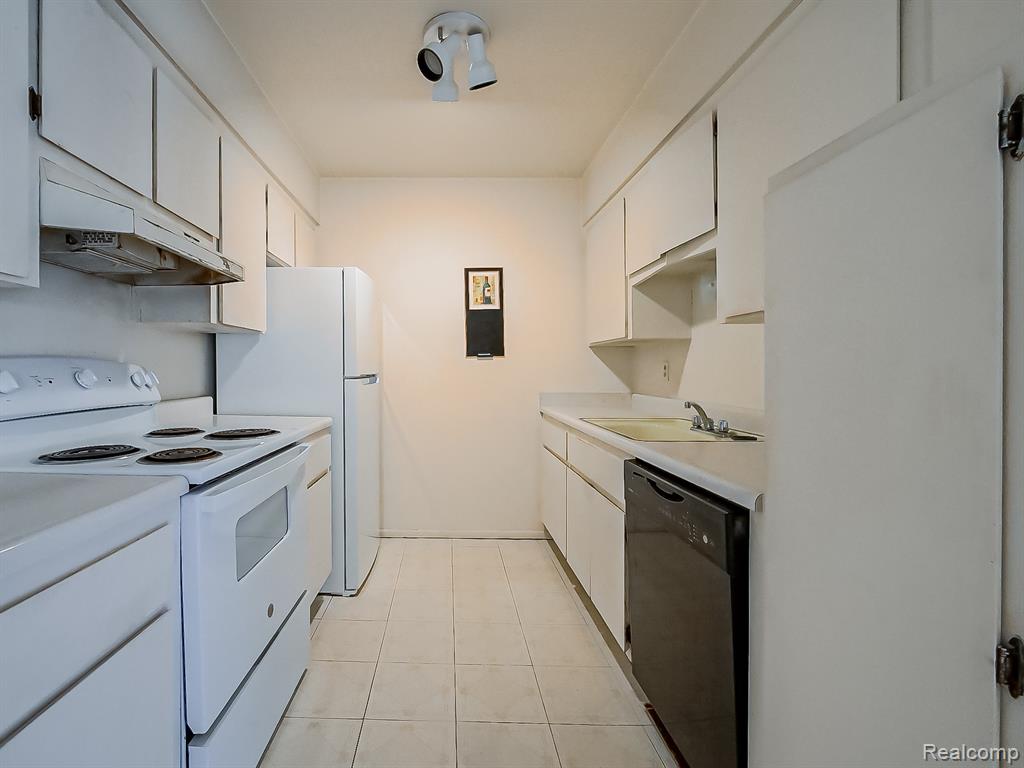 32125 Beaconsfield Street Property Photo 4