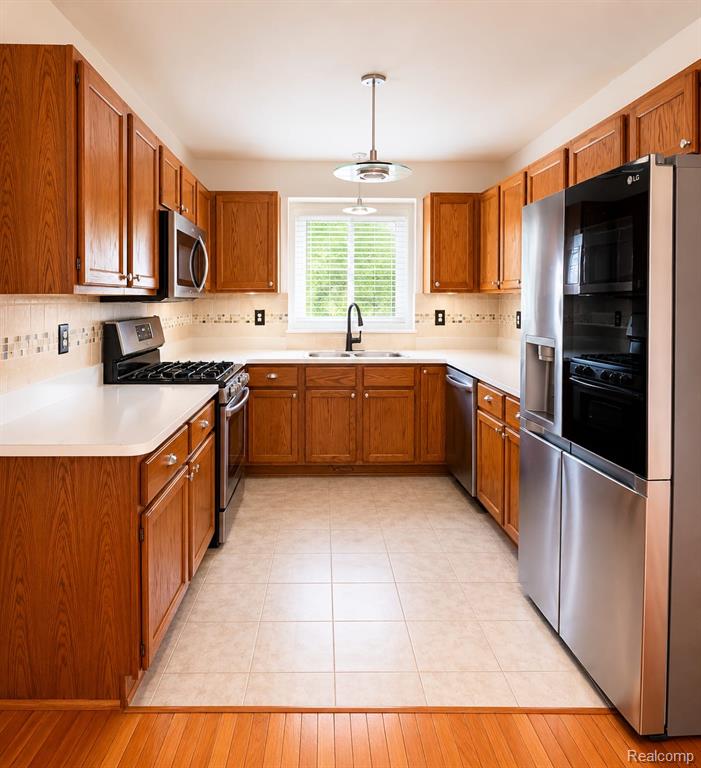 17014 Country Ridge Lane Property Photo 9