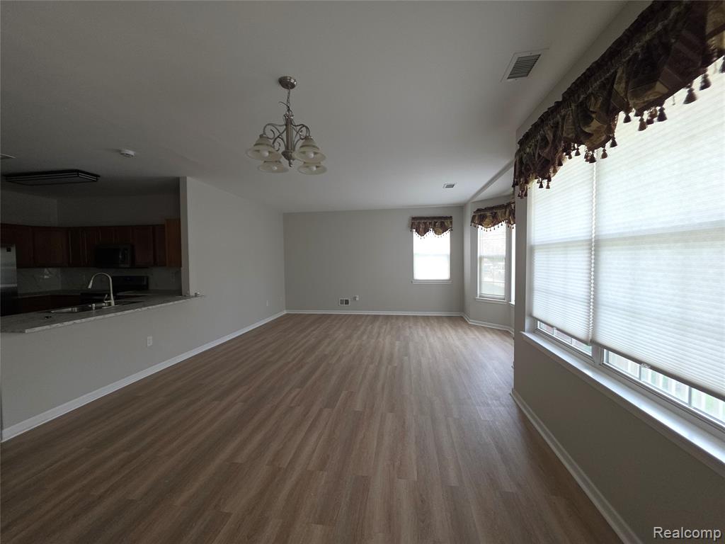 4065 Radcliff Drive Property Photo 4