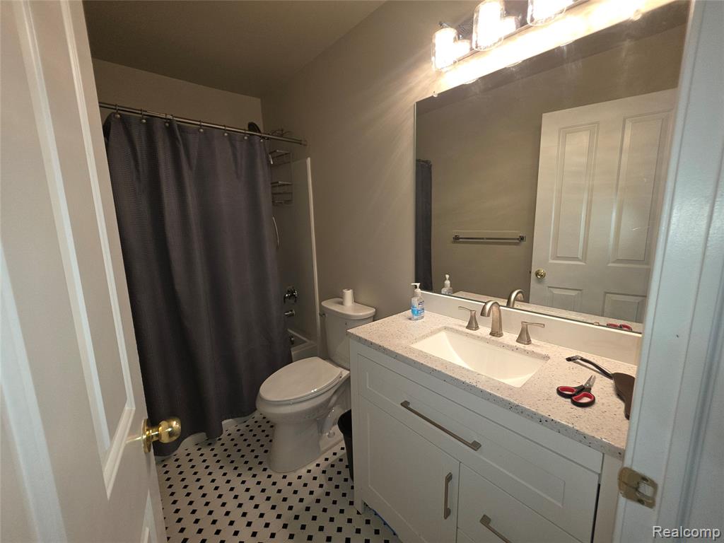 4065 Radcliff Drive Property Photo 14