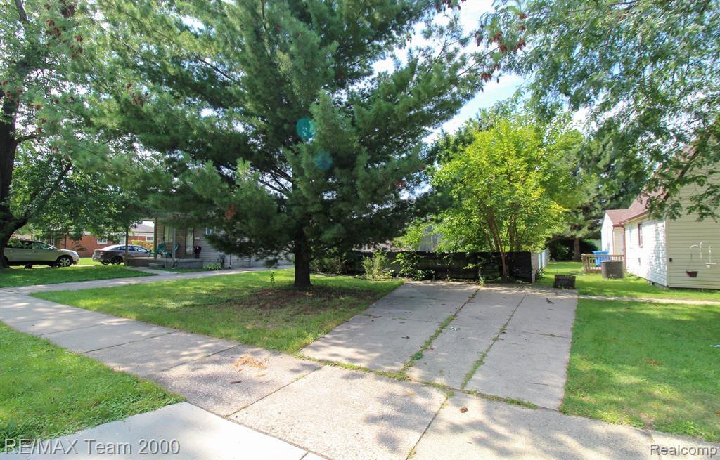 4612 Gertrude Property Photo 2